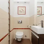 Spacious Two-story 4-bedroom House With Parking And Garden In By Renters Варшава