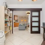 Spacious Two-story 4-bedroom House With Parking And Garden In By Renters Варшава